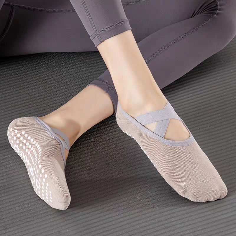 ถุงเท้าโยคะสำหรับผู้หญิงมืออาช - Pilates & Yoga Unleashed International Academy Yonkers บทวิจารณ์และราคา